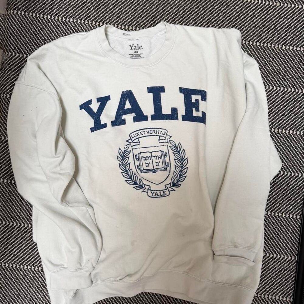 Unbranded Women's White and Cream Sweatshirt